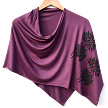 Load image into Gallery viewer, Allium Poncho Plum with Black