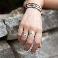 Load image into Gallery viewer, Hammered Sterling &quot;V&quot; Ring