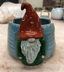 Gnome sponge holder