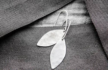 Load image into Gallery viewer, Silver Leaves Earrings